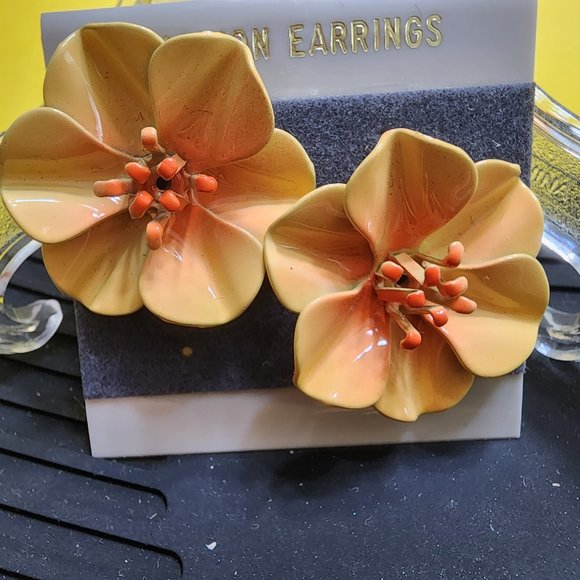 Brooch & Earrings - Vintage Painted Metal, Yellow & Orange, NWT  💛🧡 - Picture 5 of 12